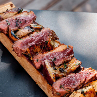 Magret de canard aux cèpes et persillade