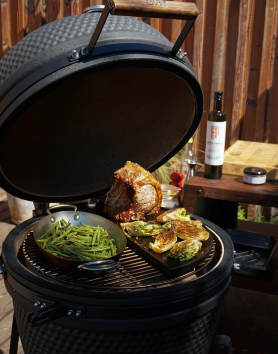 Carré de cochon au Kamado