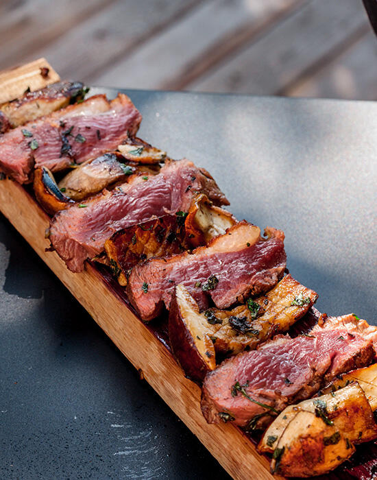 Magret de canard aux cèpes et persillade