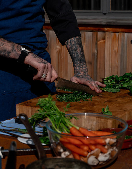 Tentacules de poulpe grillées & crème aux herbes